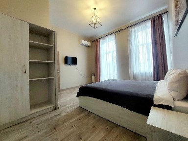 оренда квартири 2к. Раппапорта. Центр. Євроремонт у білих тонах.