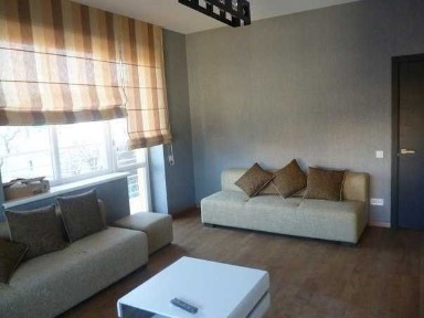 2 кімнатна квартира по вулиці Караджича