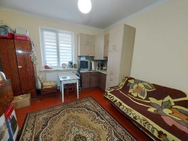 Продається добротний житловий будинок в центр. частині м. Стрий.