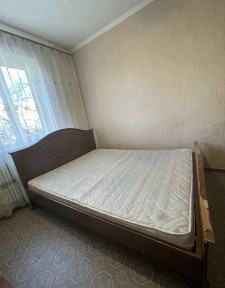 Продам 3-х кімнатну квартиру по вулиці Державності (Жадова )