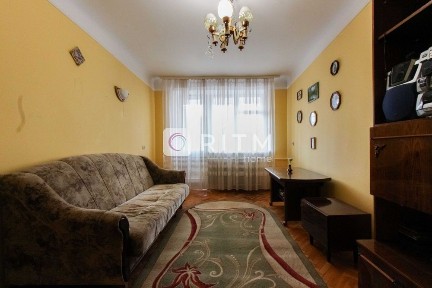 Продається 2-кімнатна квартира в самому центрі міста по вул. Коперника