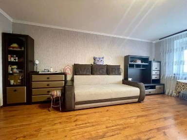 Простора 2-к. квартира з новим ремонтом. Казбет