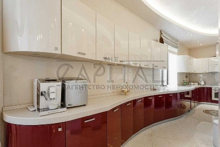 Оренда будинку з басейном, Оболонь