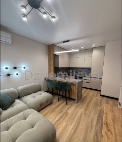 Нова квартира Варшавський плюс Київ Перша здача Генератор Вікна у двір