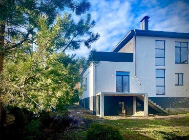 Продається новий будинок у районі Роша, біля 10-ї школи