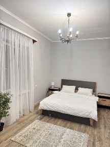 Здам квартиру подобово в центрі міста. Сьогодні вільно !