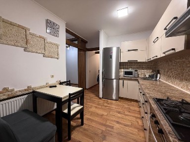 Оренда невеликої 2-х к квартири на вул Богдана Хмельницького