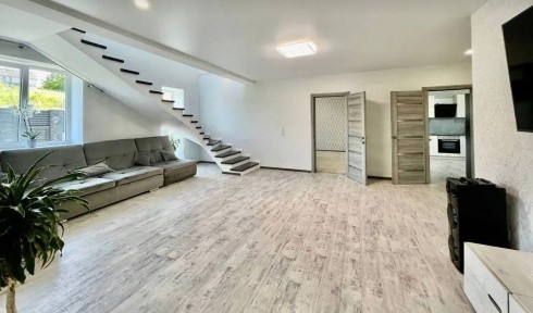 Оренда окремостоячого будинку поблизу Рівного