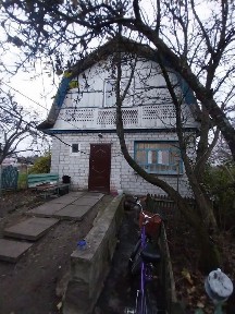 Дім, Певци ( кінцева аатобусів 30 и 25а), землі 7.2 сотки!