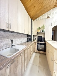 3 к квартира з ремонтом та меблями вул. Озерна. Гостомель