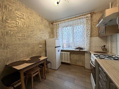 Продам 2- во кім. квартиру в центрі Чернігова