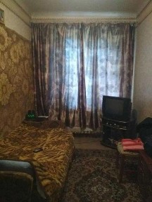 Продам 3-кімнатну квартиру, Михайла Комарова вул., 6