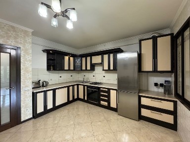 Оренда 3 кім. квартири + кухня-студія вул. Кульпарківська