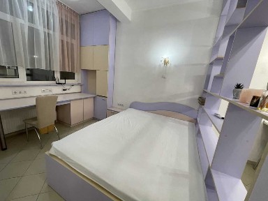 Продажа 2-комнатной квартиры 52 м², Жилянская ул., 118