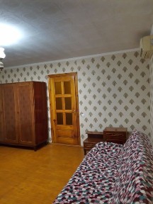 Затишна 1 кім квартира!