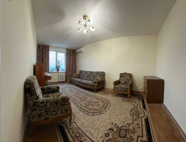 Видова двушка вул. Романа Ратушного 27 метро Олімпійська