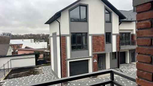 Елітний таунхауз в топ-локації із закритою приватною територією