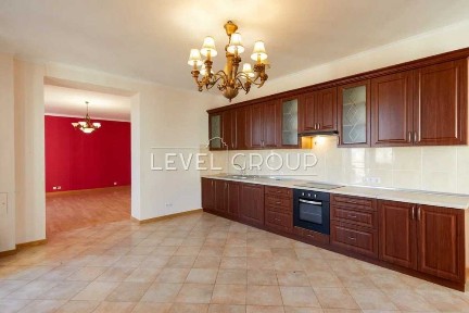 Без% Продаж 3-к квартири (186 м2) по вул. Паторжинського, 14, центр