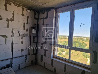 Продаж 1 кімнатної квартири у зданому будинку 30500