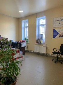 Комерційне приміщення під різні види діяльності 775 м2