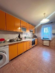 Продам велику 3-х кімнатну квартиру з індивідуальним опаленням