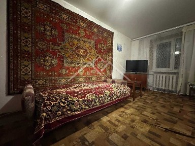 Продається затишна 2-кімнатна квартира в центрі міста!