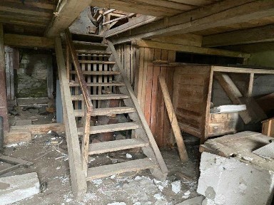 Продаж приміщення неподалік міста