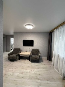 Оренда! Трикімнатна в самому центрі міста! Євроремонт.