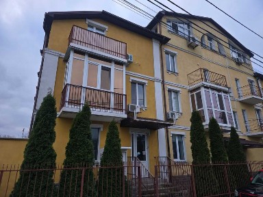 Продається велика 1к квартира в Дарницькому р-ні м. Києва під ремонт.