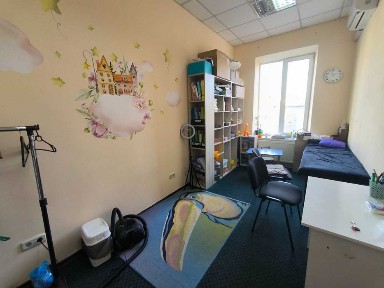 Маленький офіс біля Авалону на вул. Хімічна