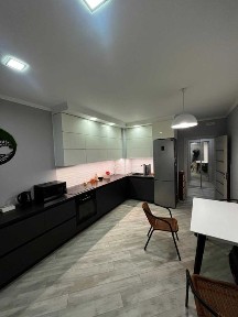 Левитана/Небесной сотни, евроремонт, общая 45м, 10000