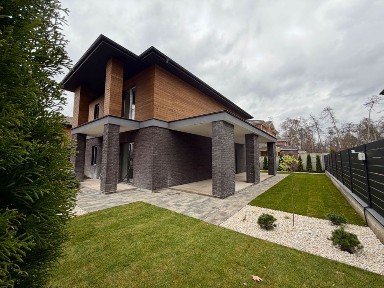 Будинок м. Київ| метро Житомирська| 180 м2| 5 соток