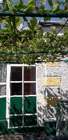 Здам разом окремі 2-кімнати в приватному будинку із всіма умовами проживання.