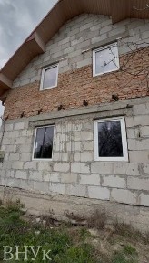 Велика земельна ділянка (12 сотих) з будинком в Рованцях!