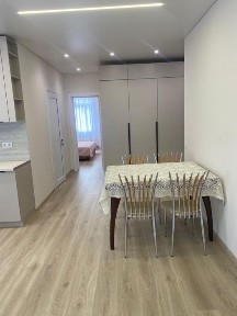 Продаж квартири поруч з центром міста