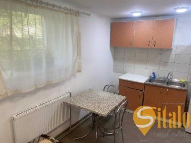 Продаж 1 кімнатної квартири з ремонтом, вулиця Золота