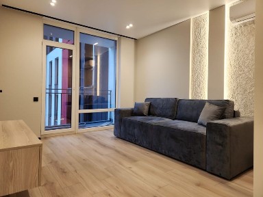 Продаж дизайнерської 2-кімнатної квартири, Центр, Main House