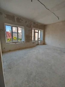 Продаж трьохкімнатної квартири в центрі міста
