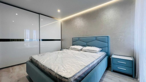 Сучасна нова квартира в комфортному районі Луцька