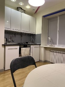 Сдам большую 1к квартиру сталинка м. Защитников Украины