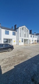 Продаж таунхаусів в районі Військбуду навпроти парка Олек