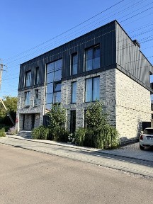 Квартира 2-3к. з ділянкою. 63.4м². Комерція. 12-школа, Політон, Автовокзал