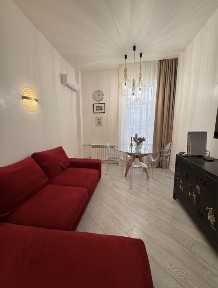 Продам 3 комнатную квартиру Центр Харькова