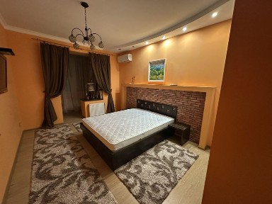 Двокімната по набережній