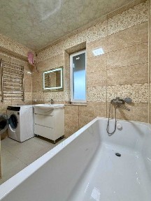 Продаж сучасного будинку з якісним ремонтом у новобудові 2021 року