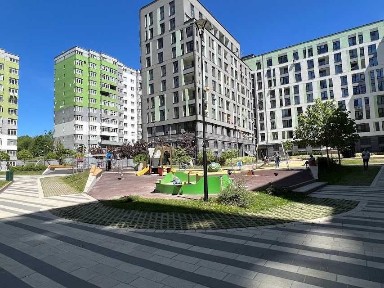 Продаж комерційних приміщень в новобудові бічна від Зеленої.