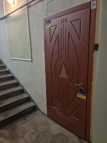 Продам квартиру 2х кімнатну по вул Лаврська 10