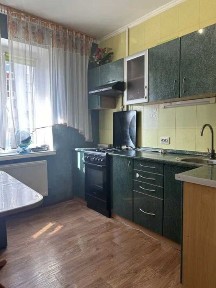 Здається в оренду простора 4-кімнатна квартира в районі Масани