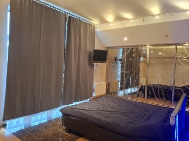 Сдам дом с бассейном, сауной село Троєщина