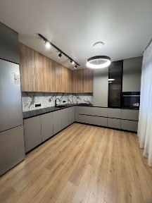 Шикарна 2 кімнатна каартира Пасічна ( за мостом)